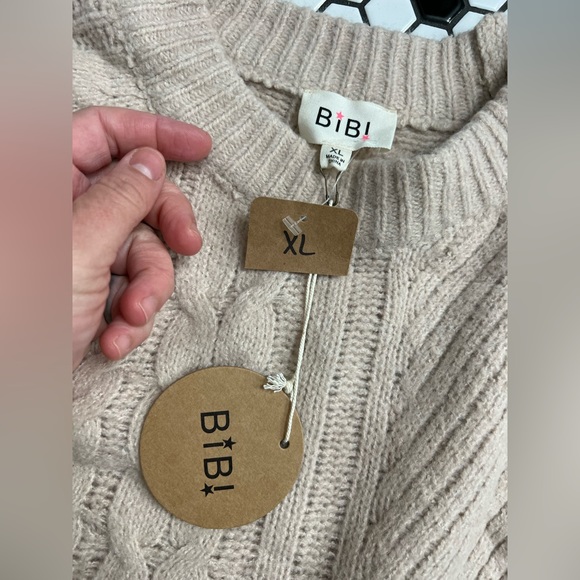 Bibi sweater size XL open shoulders - Picture 3 of 5
